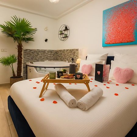 L'Escale Balneo'Romantique - Loveroom - Jacuzzi & Petit Dejeuner Villiers-sur-Marne Eksteriør billede