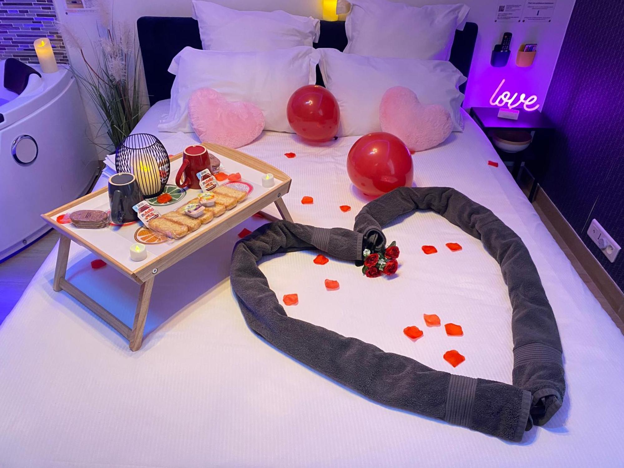 L'Escale Balneo'Romantique - Loveroom - Jacuzzi & Petit Dejeuner Villiers-sur-Marne Eksteriør billede