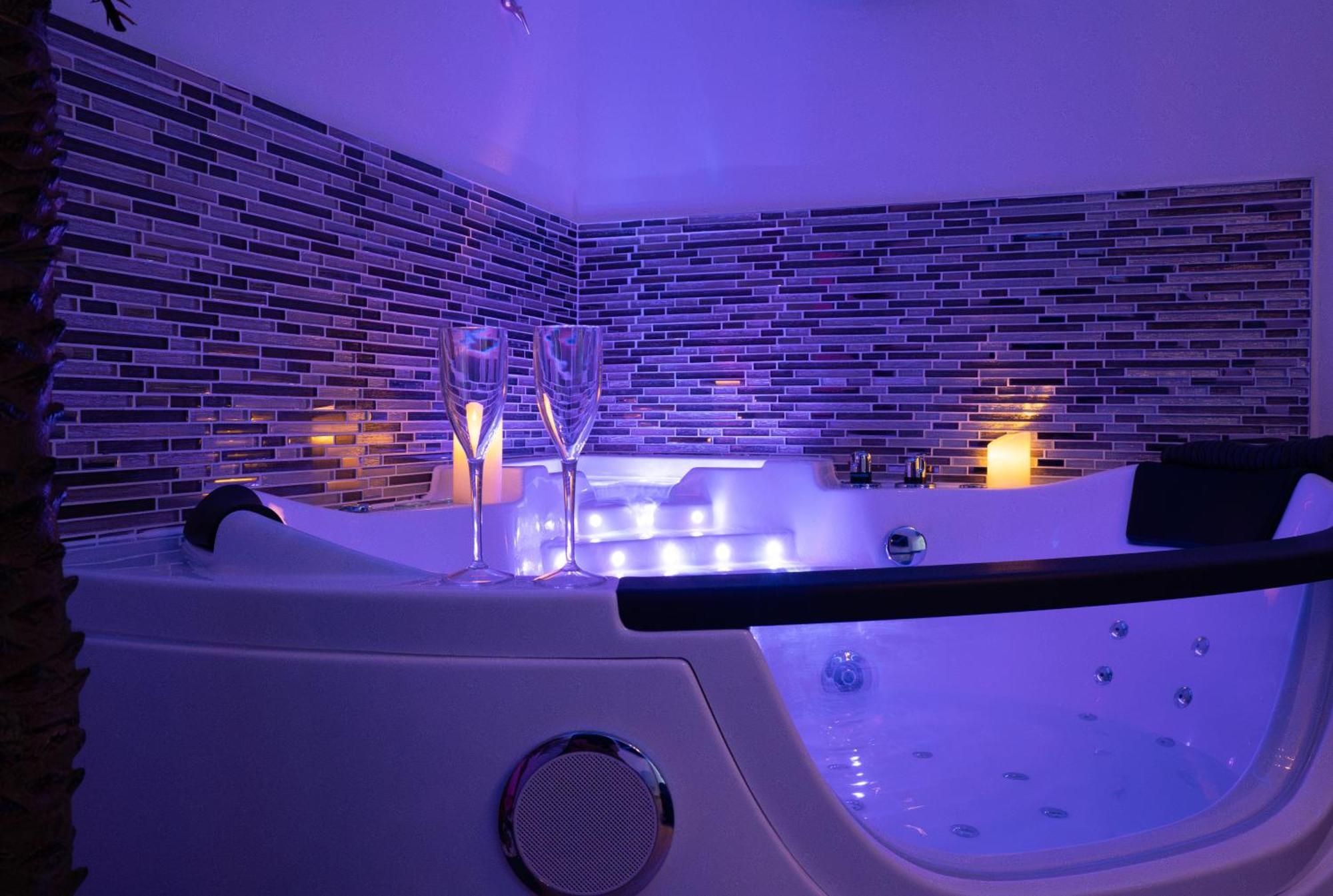 L'Escale Balneo'Romantique - Loveroom - Jacuzzi & Petit Dejeuner Villiers-sur-Marne Eksteriør billede